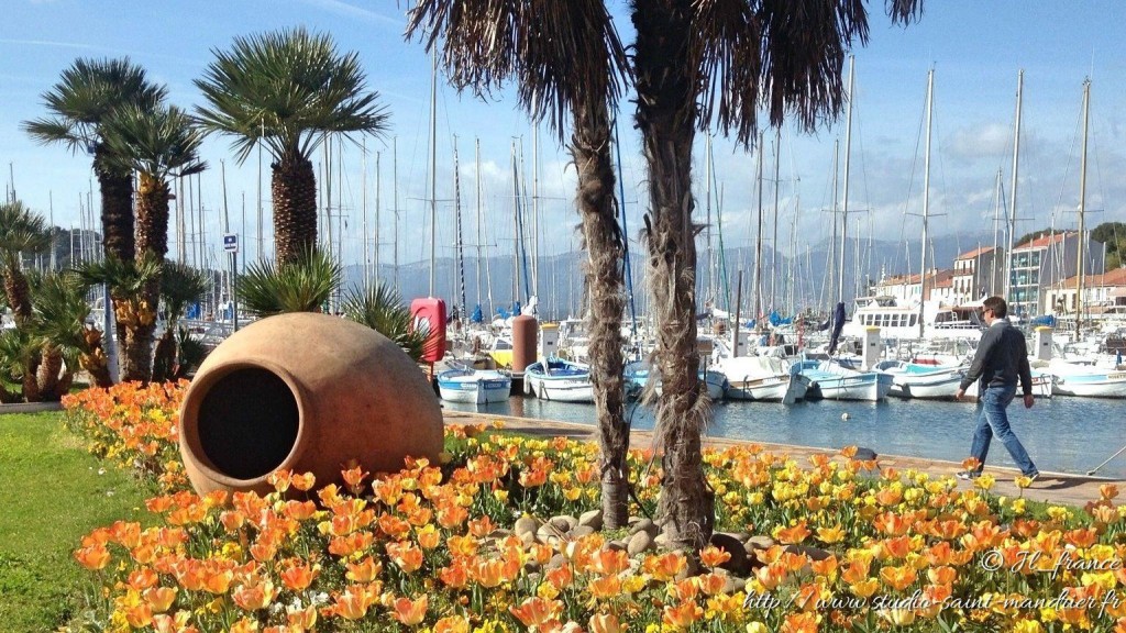 Décoration florale sur le port de Saint Mandrier sur Mer